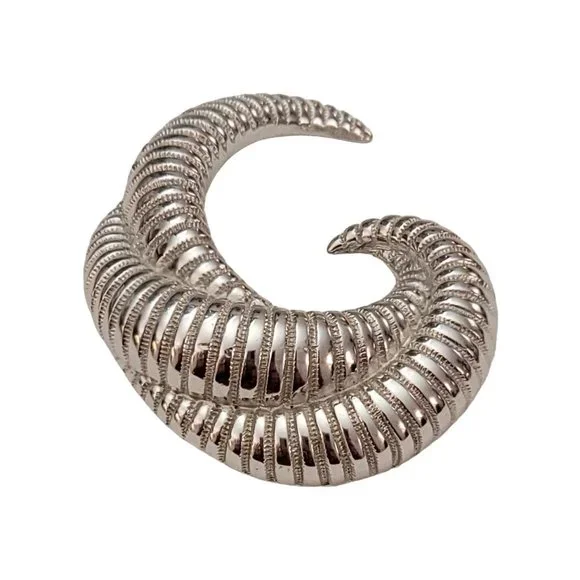 Monet Vintage Silvertone Modernist Horn Style Ribbed C-Shaped Brooch Signed K752